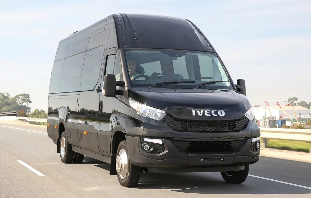 Ивеко Дейли минибус. Микроавтобус Iveco Daily 2020. Iveco Дейли 2021. Микроавтобус Ивеко Дейли 2021. Купить ивеко дейли автобус бу