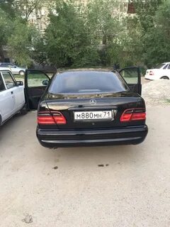 Мерседес 210 задний