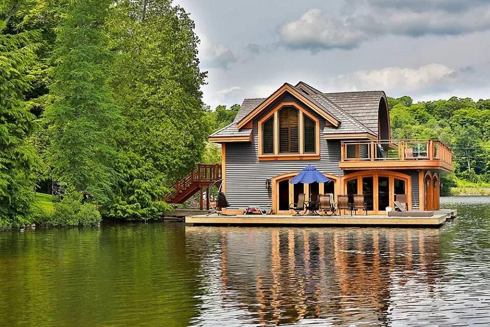 House near the lake. Дом Каленов в лесу у озера. Дом у озера Солнечногорский район. Дом у реки (River Cottage). Дом у озера штат Монтана.