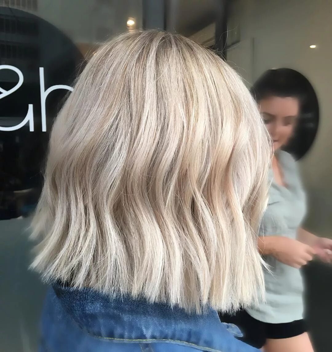 Light blonde. AIRTOUCH жемчужный блонд. Балаяж жемчужный блонд. Айртач жемчужный. АИР тач блонд 2022.