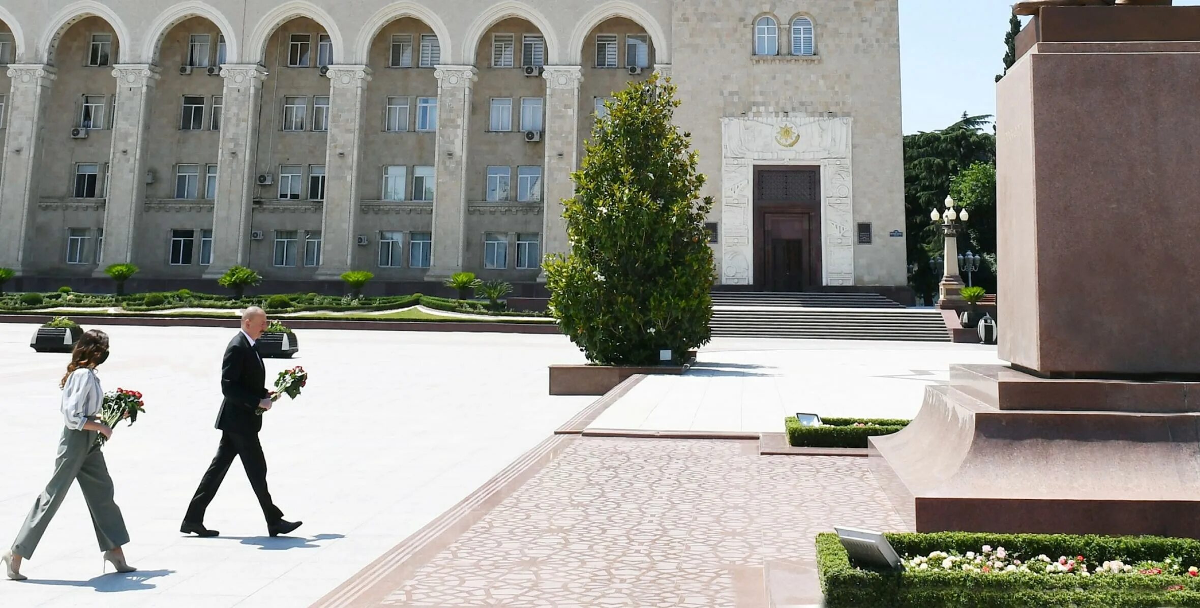 Гянджа баку. Время в гяндже. Время в гяндже. Гянджа парк. Бамбатёвка гянджа.