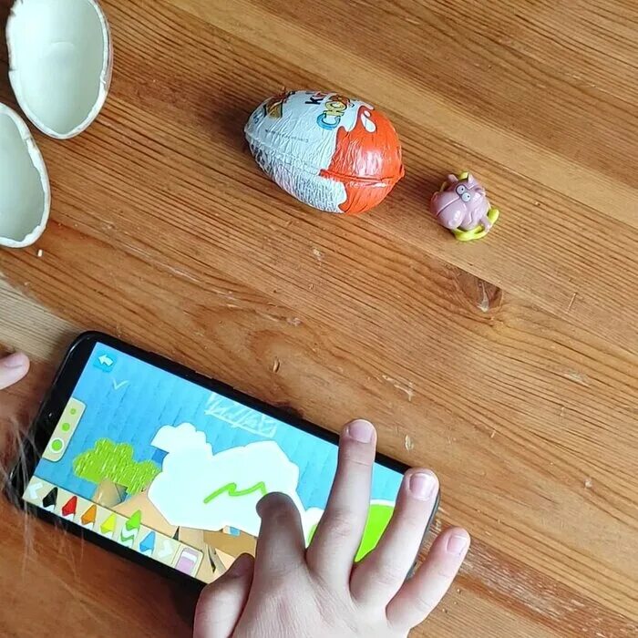 Киндер сюрприз applaydu 2020. Applaydu игрушки. Приложение оживлять киндеров. Коды киндер сюрприз. Киндер сюрприз applaydu коллекция 2022.