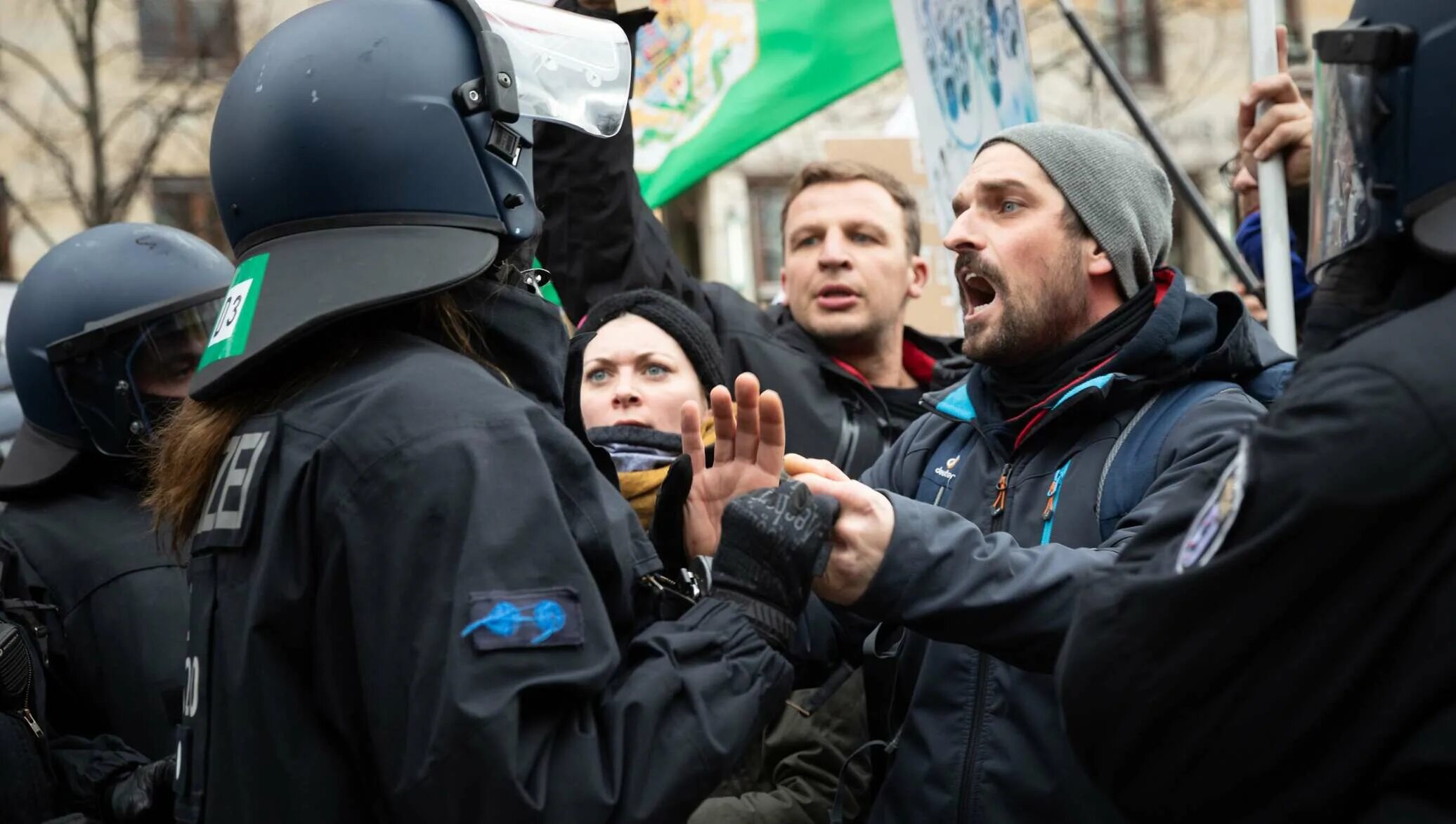 Почему бастует европа. Митинги в Германии 2020. Протесты в Европе. Ковид протесты. Волна протестов в Европе.