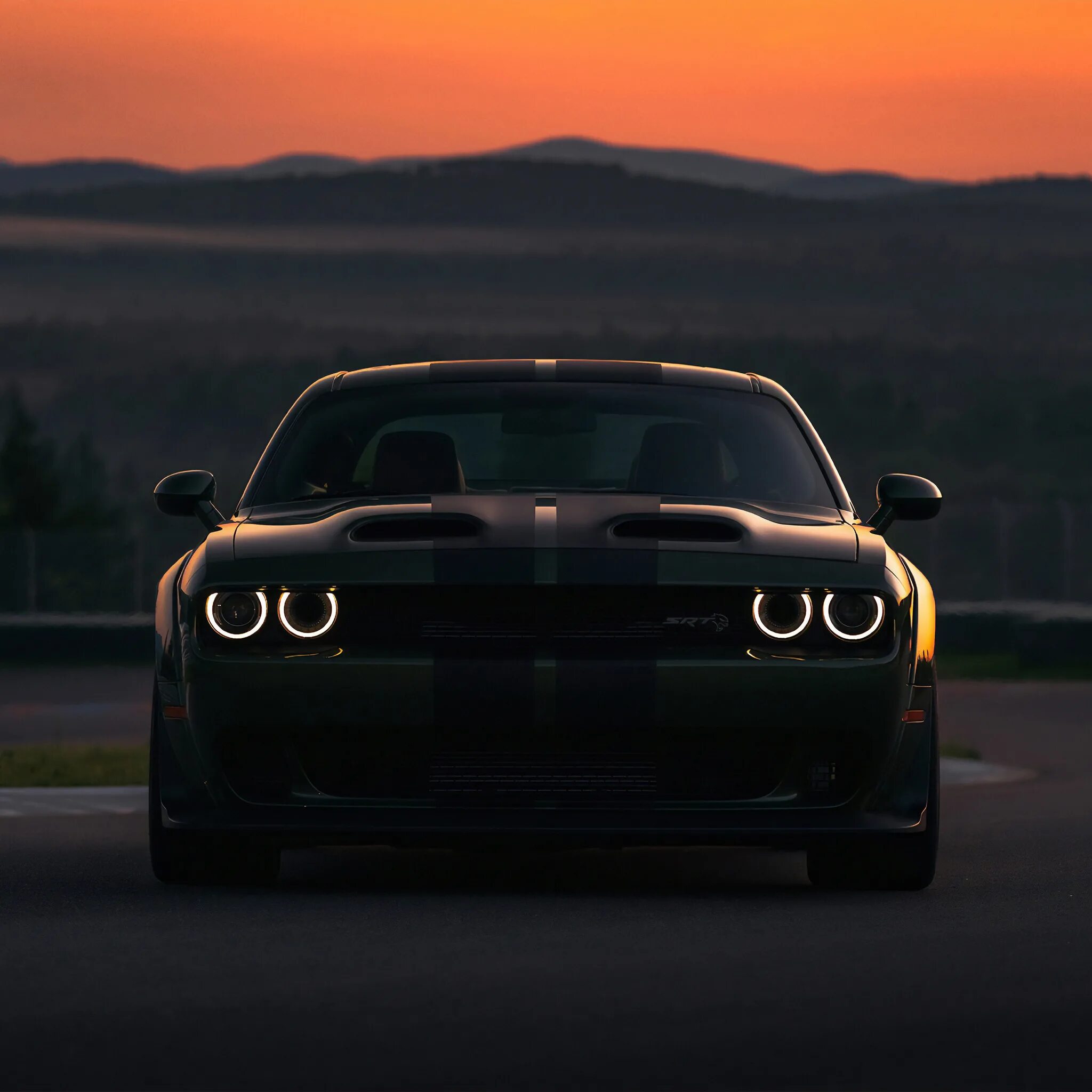 Challenger srt Hellcat. Dodge Challenger. Dodge Challenger Hellcat на айфон. Додж Челленджер Хеллкэт.