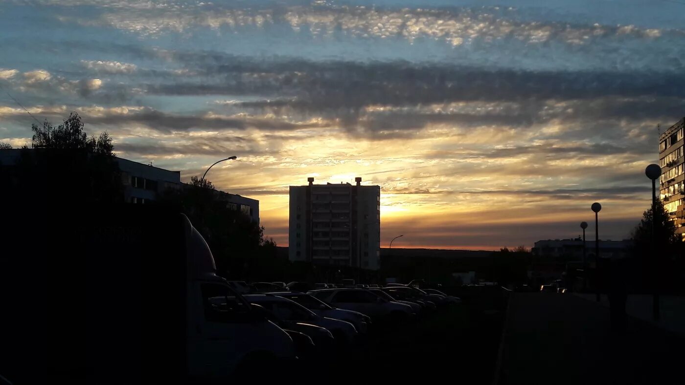 Солнце прячется какое