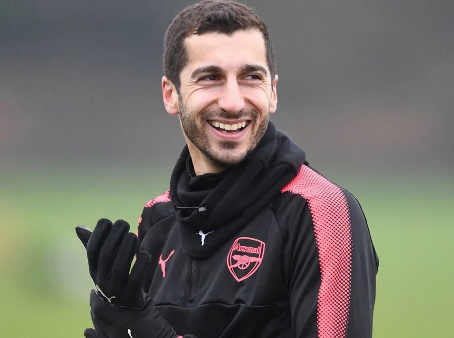 Армянский футболист. Henrikh mkhitaryan. Армянский футболист. Армянский футболист. Армянский футболист.