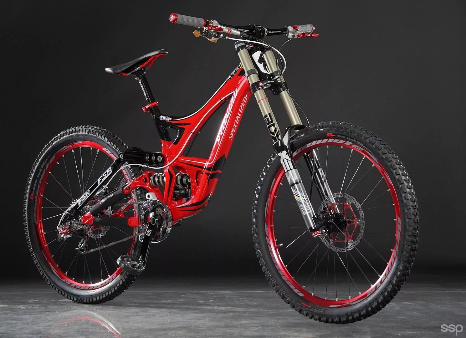 Velo. Specialized Demo 8 2020. Specialized Downhill. ДХ электро двухподвес 2023. Электрический МТБ двухподвес.