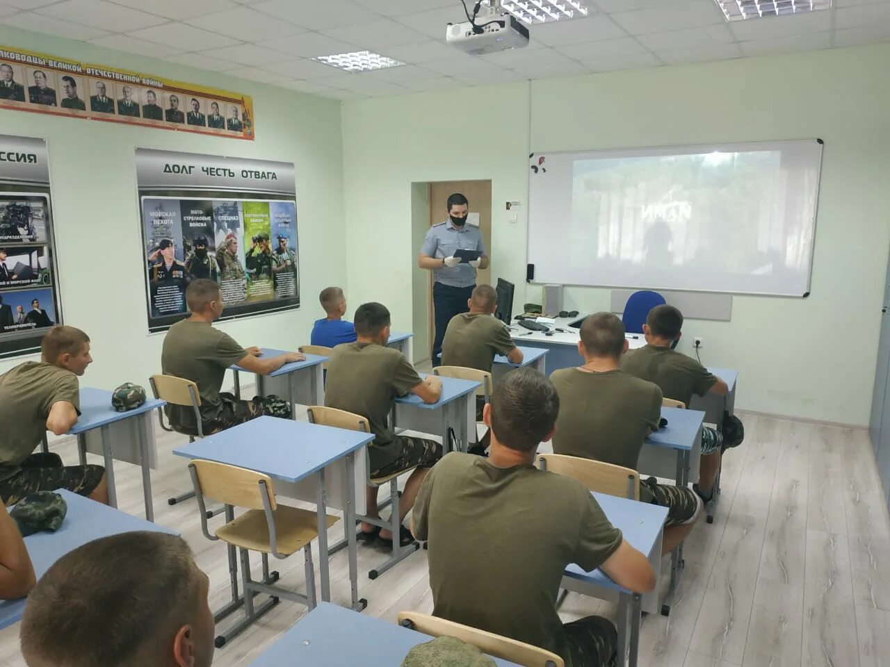 Помещение несовершеннолетних в учреждения закрытого типа. Учебно-воспитательные учреждения это. Учебные заведения закрытого типа. Специальное учебно-воспитательное учреждение. Специальное учебно-воспитательное учреждение закрытого типа.