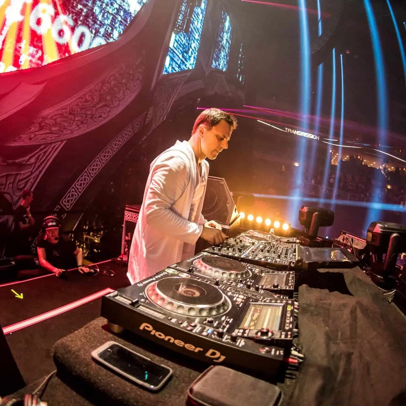 Глобал диджей. Мари гайдель глобал диджей. global dj broadcast картинки. global dj broadcast футболка.