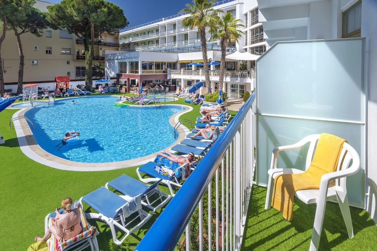 Испания Коста Брава отели. Испания отели Коста Брава 3. Лого Costa Brava отель. GHT Oasis Park & Spa 4*. En costa