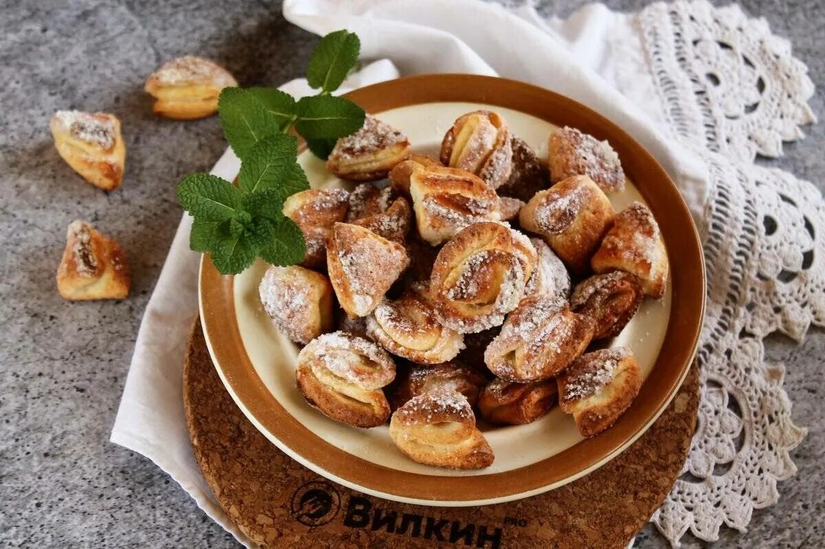 Печенье гусиные лапки пошагово. Печенье гусиные лапки пошагово. Творожное печенье гусиные лапки. Гусиные лапки печенье из творога. Гусиные лапки печенье из творога.