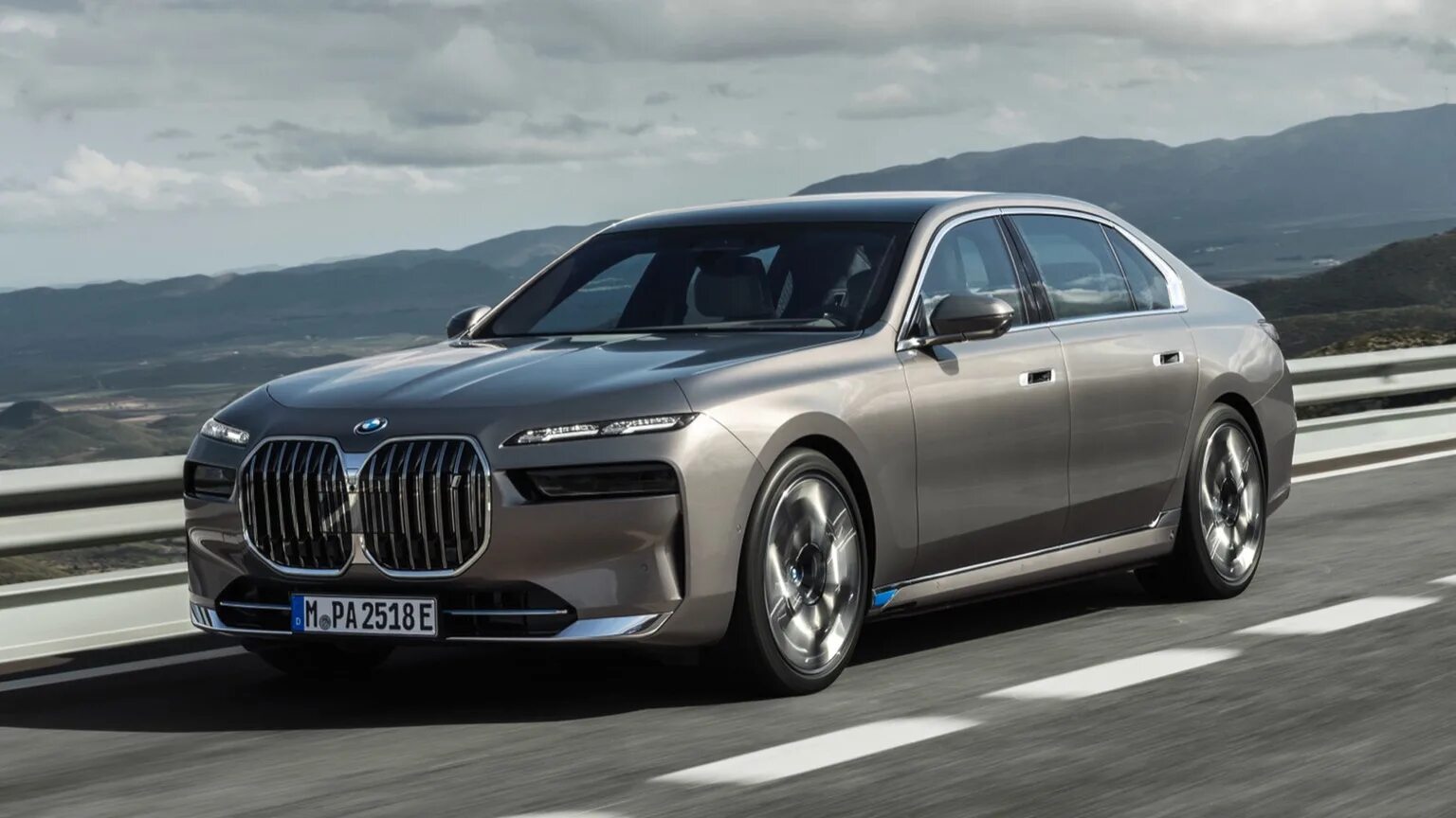 9 июля 2023 год. Новая BMW 7 2022. BMW 7 2023. BMW i7 2022.