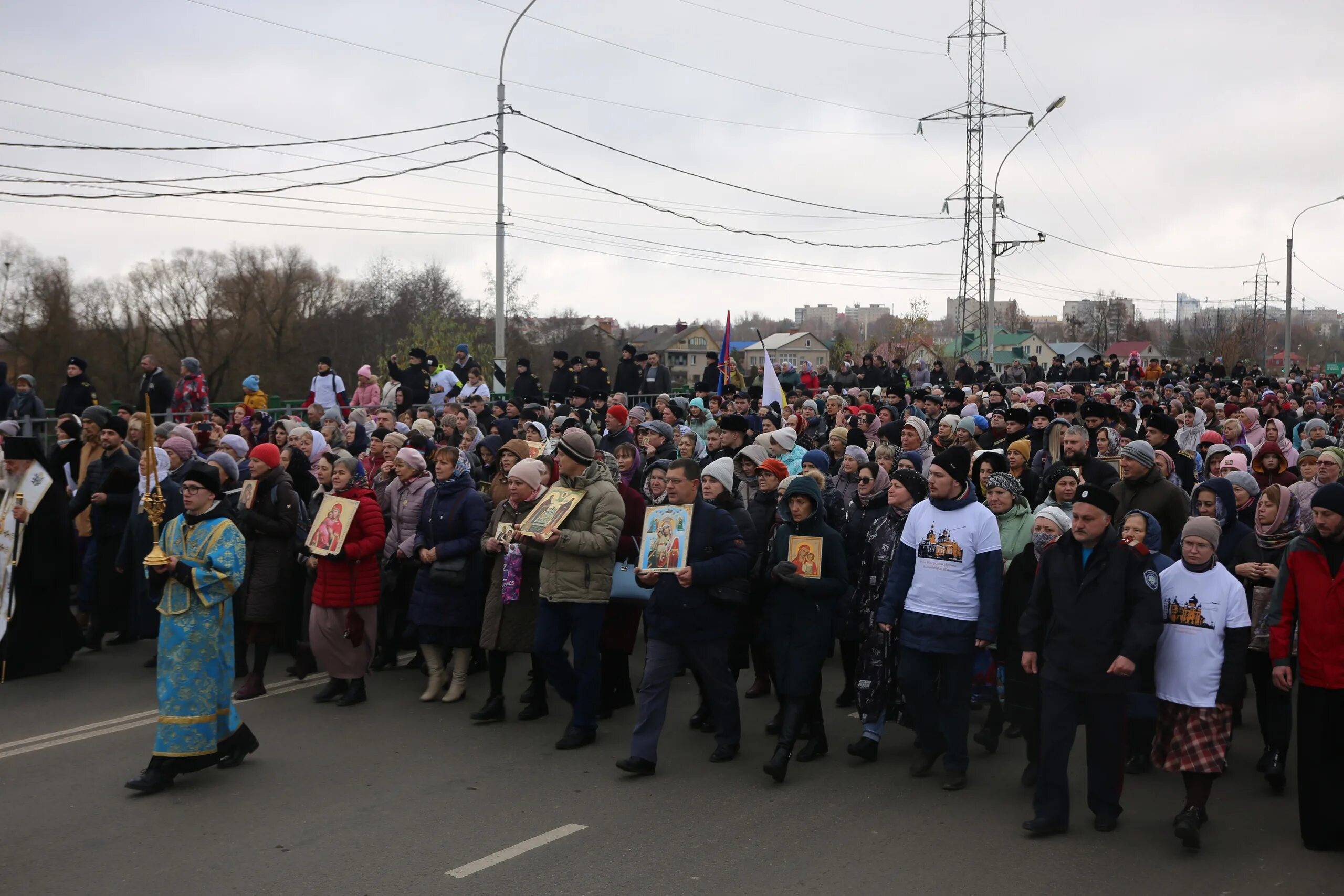 Новости орла сегодня свежие и орловской области. Крестный ход Орел. Крестный ход в городе Орле 2005 год. Крестный ход во Всеволожске 2023. Крестный ход Тамбов 2023.