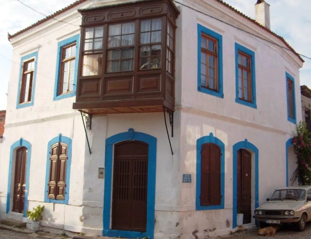 Turkish house ростов. Конак дом в Турции. Alacati Турция в стиле дом. Исторические дома в Турции. Turkish Style House.