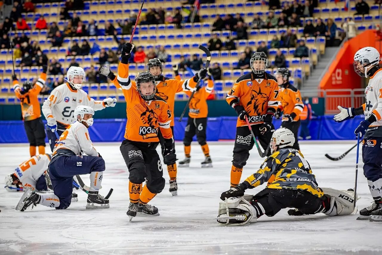 Байкал энергия результаты матчей. Байкал энергия. Байкал-энергия хоккей. Байкал-энергия 2017. Хоккей Водник Кузбасс.