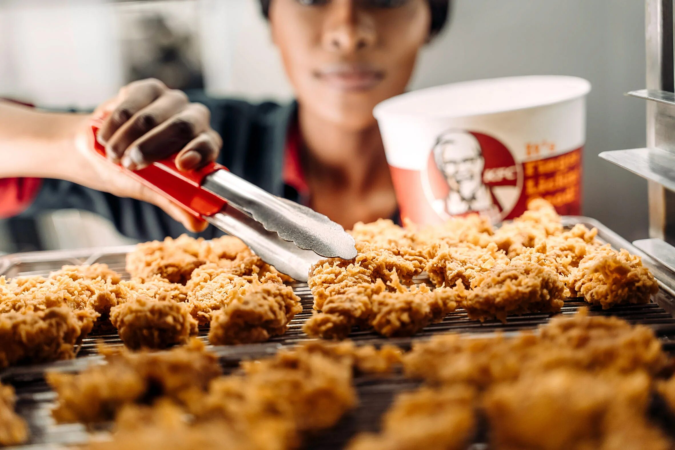 Kfc быстрое питание. Рогозина вероника кфс. kfc. фаст фуд kfc. ресторан быстрого питания курицы.