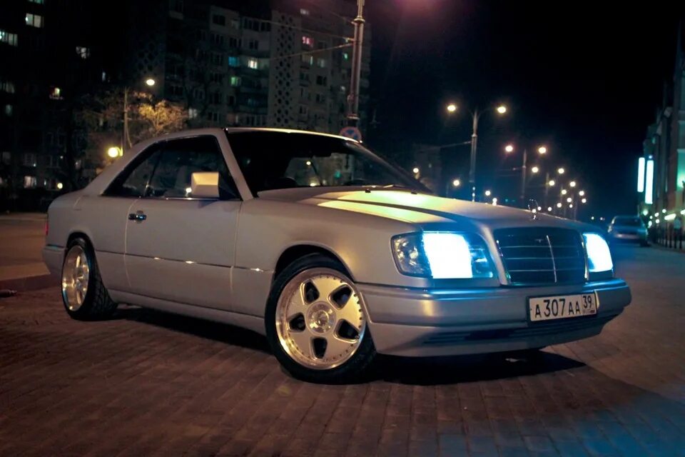 мерседес бенц 124 волчок. 124 мерс в пленке. мерседес 124 е 220. мерседес 124 300d. 124 в калининграде.