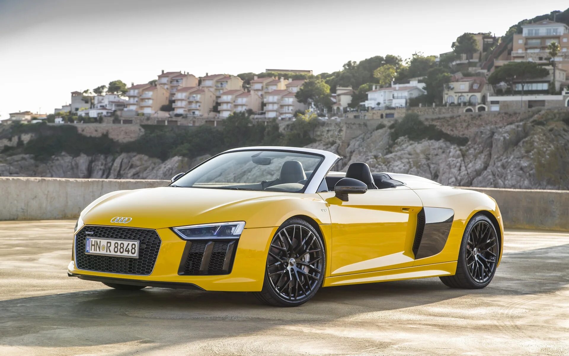 Р8 спайдер. Audi r8 2017. Audi r8 v10 Plus жёлтый. Ауди р8 кабриолет. Audi r8 Spyder 2022 Yellow.