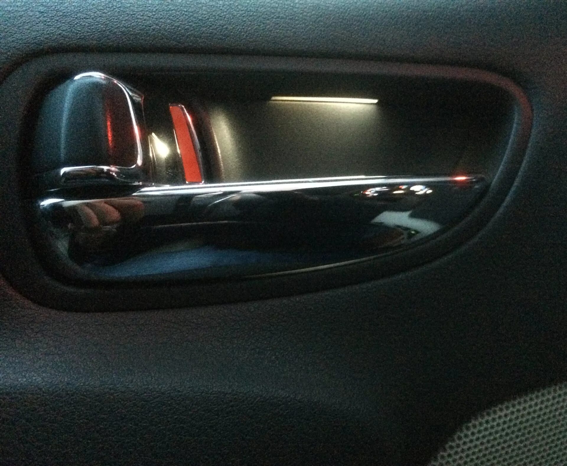 Подсветка ручки двери йч80. Подсветка внутренних ручек е71. Подсветка ручек дверей ваз 2106. Подсветка внутренних ручек. Подсветка двери сид 2008.