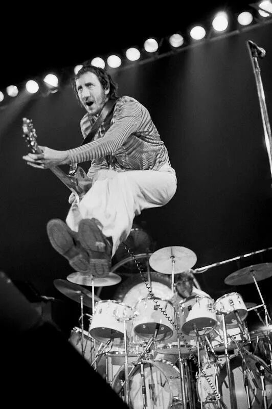 Pete townshend. Пит Таунсенд. Пит Таунсенд британский гитарист. Пит Таунсенд фото. Фазз Таунсенд в молодости.