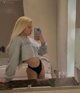 Mika Raun Instagram hesabından yaptığı paylaşımlara bir yenisini daha ekled...