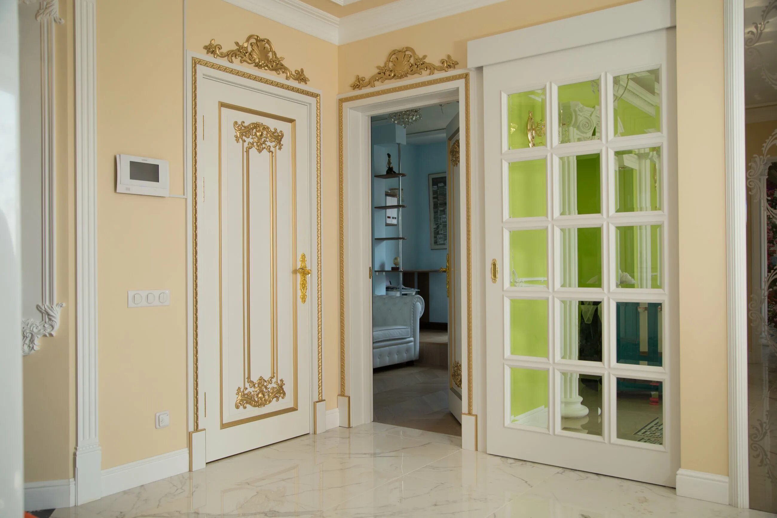 Сдвижные двери классика. Раздвижные двери межкомнатные классика. элитные межкомнатные двери. раздвижные двери в классическом стиле. элитные классические двери.