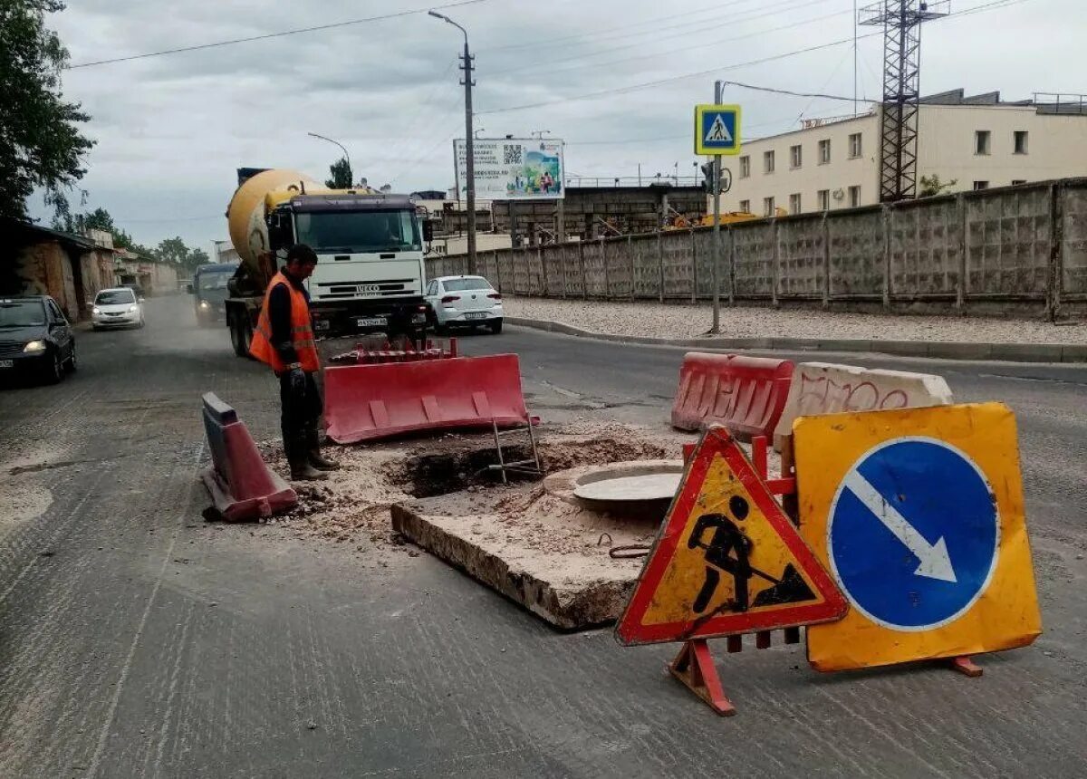 Псков выезд. Авария на водопроводе. Аварийный выезд. Автомобиль аварийная Водосеть.