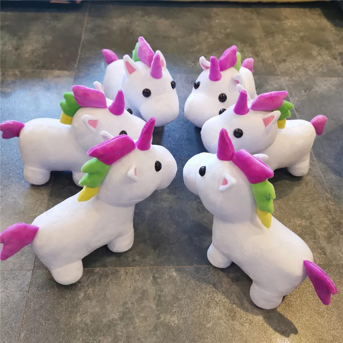 Adopt me plush. Adopt me игрушки. плюшевые игрушки из adopt me. плюшевые игрушки roblox. мягкие игрушки из adopt me roblox.