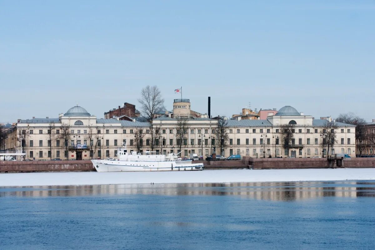 Корпус петра: найдено 81 изображений