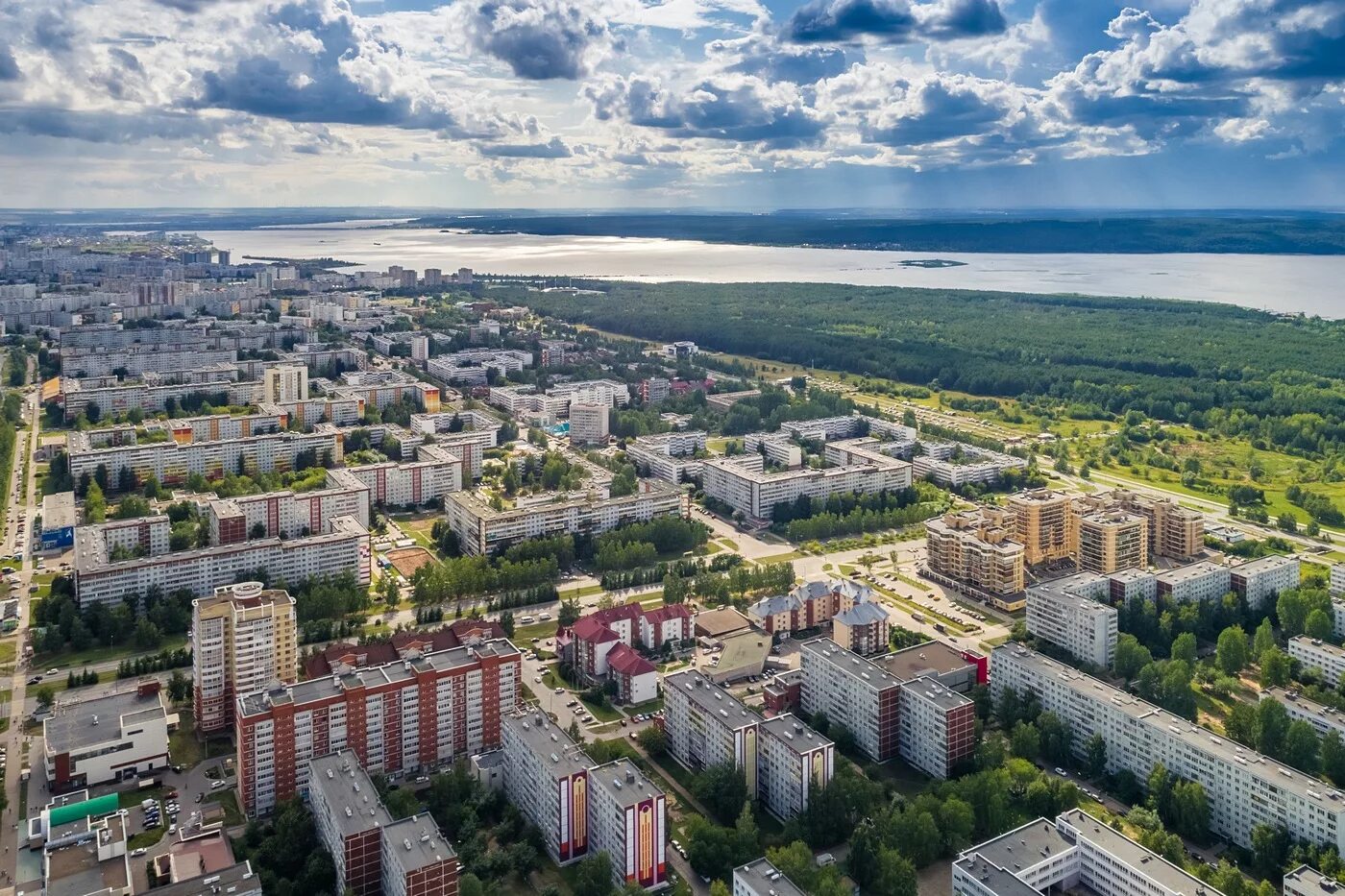 Набережные Челны города Татарстана. Набережные Челны с высоты. Набережные Челны с птичьего полета. Бульвар Энтузиастов Набережные Челны.