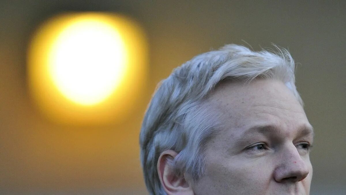 Wikileaks. Символ викиликс. Даниэль ассанж. Господин ассанж. Ассанж джулиан ассанж.