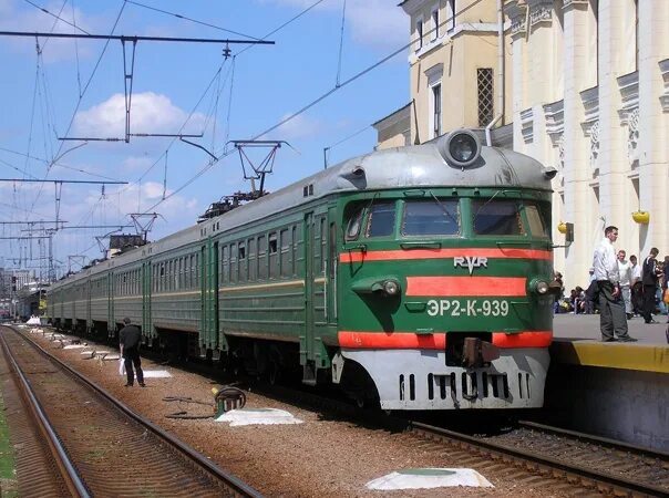 Поезд ртищево петербург. Эр2к-939. Электричка Ртищево Балашов. Поезд Балашов Ртищево. Поезбалашов Москва.