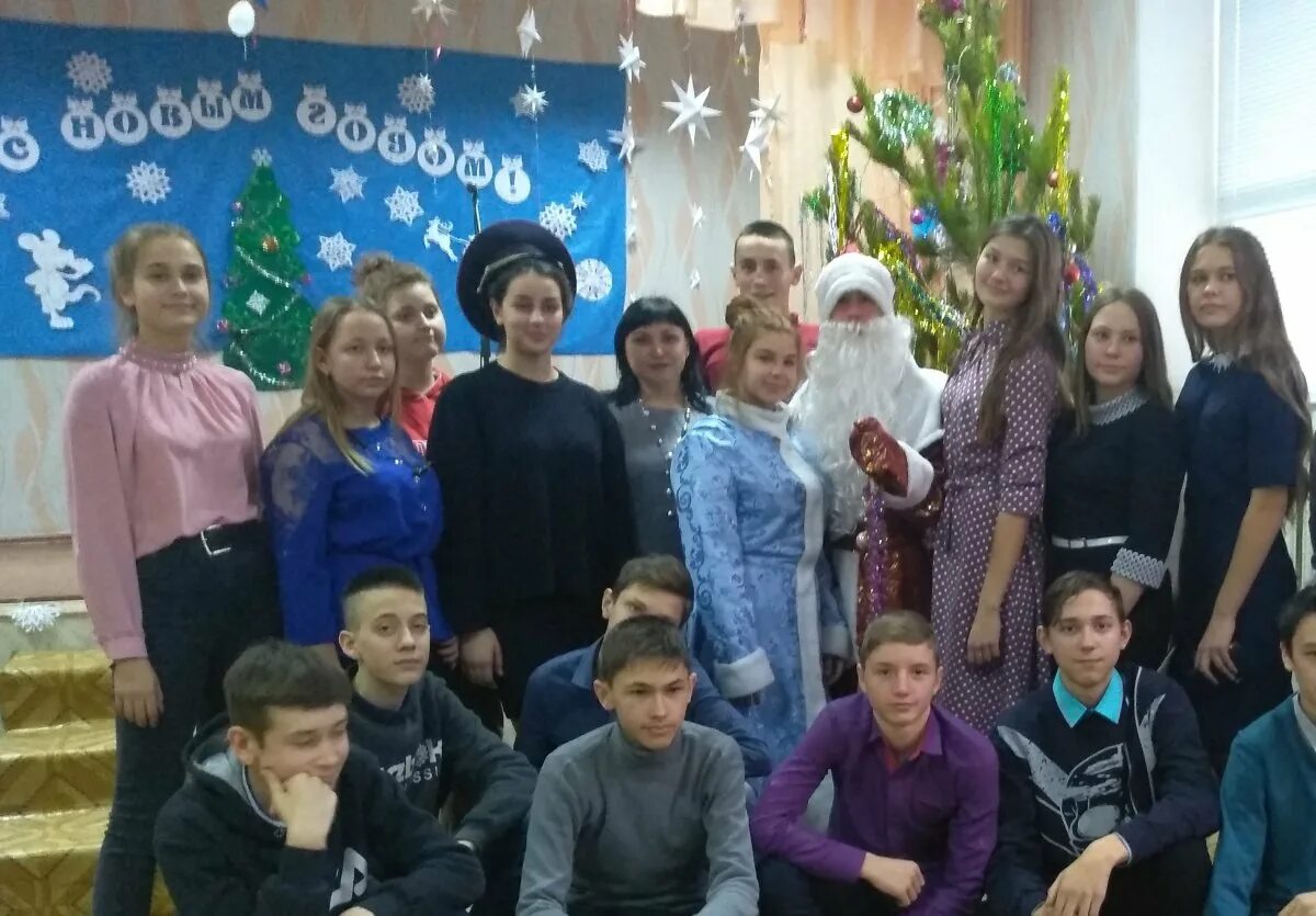 Гоу лнр артемовская гимназия 7. Гоу лнр школа. Гоу лнр лутугинский увк. Мбоу павлодаровская сош сайт. Перевальская школа 3.