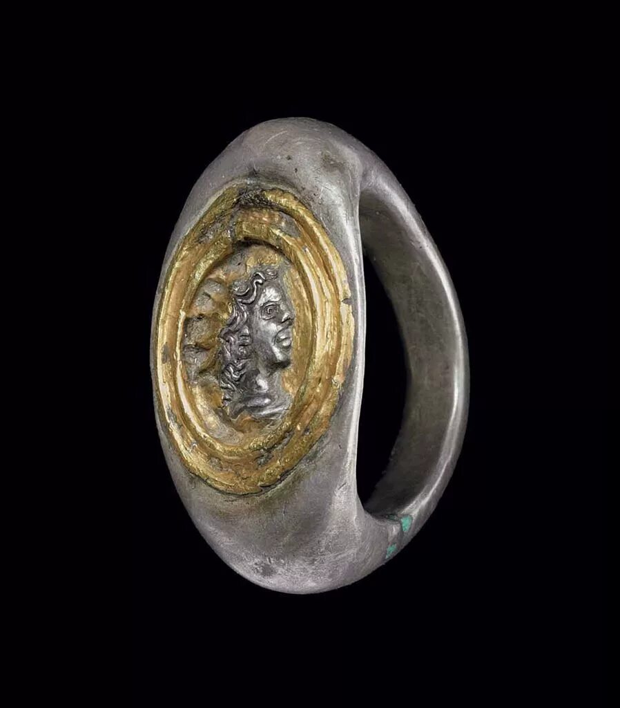 Самое старое кольцо. Античный серебряный перстень древний Рим. Ювелирка кольца древний Рим. Перстни золото древний Рим. Старинные кольца.