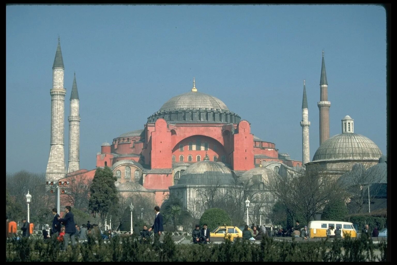 Константинополь византийская империя. Константинополь 2022. Собор святой софии в стамбуле (константинополь). Константинополь центр. Буколеон дворец в константинополе.