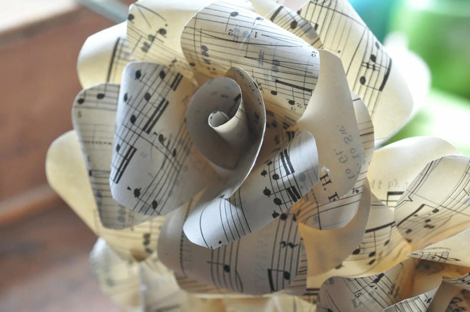 лист нотной тетради. чем графят нотную бумагу. нотная бумага с нотами. чистый нотный стан для фортепиано. нотный лист чистый.