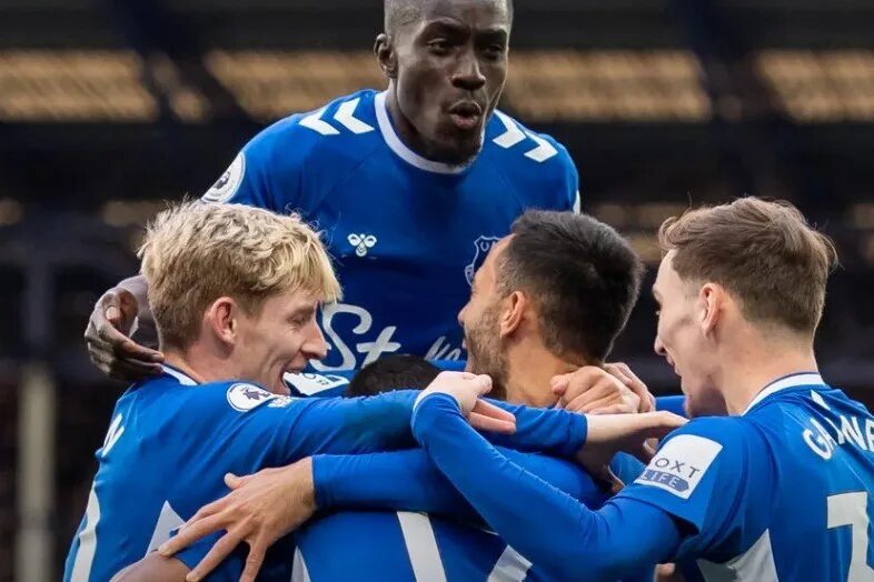 Лестер эвертон прогноз. Эвертон лестер прямая трансляция. статистика лестер сити. футбол лестер вердер англия фото. эвертон женская команда 2025.