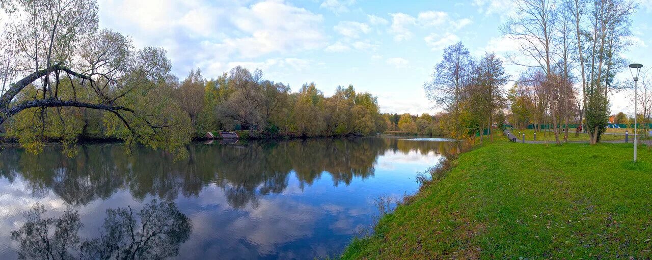 Заречье десна. Парк Заречье Троицк. Ротонда Троицк Заречье. Московский парк Заречье. Заречье парк мост Троицк.