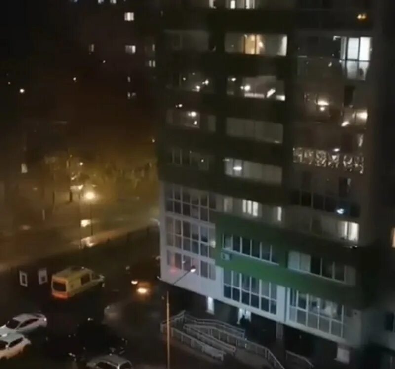 В пензе девушка выбросилась из окна. Вид из окна четвертого этажа. Девочки упавшие с 16 этажа. Девушка выпала из окна в пензе. Ребенок выпал из окна пенза.