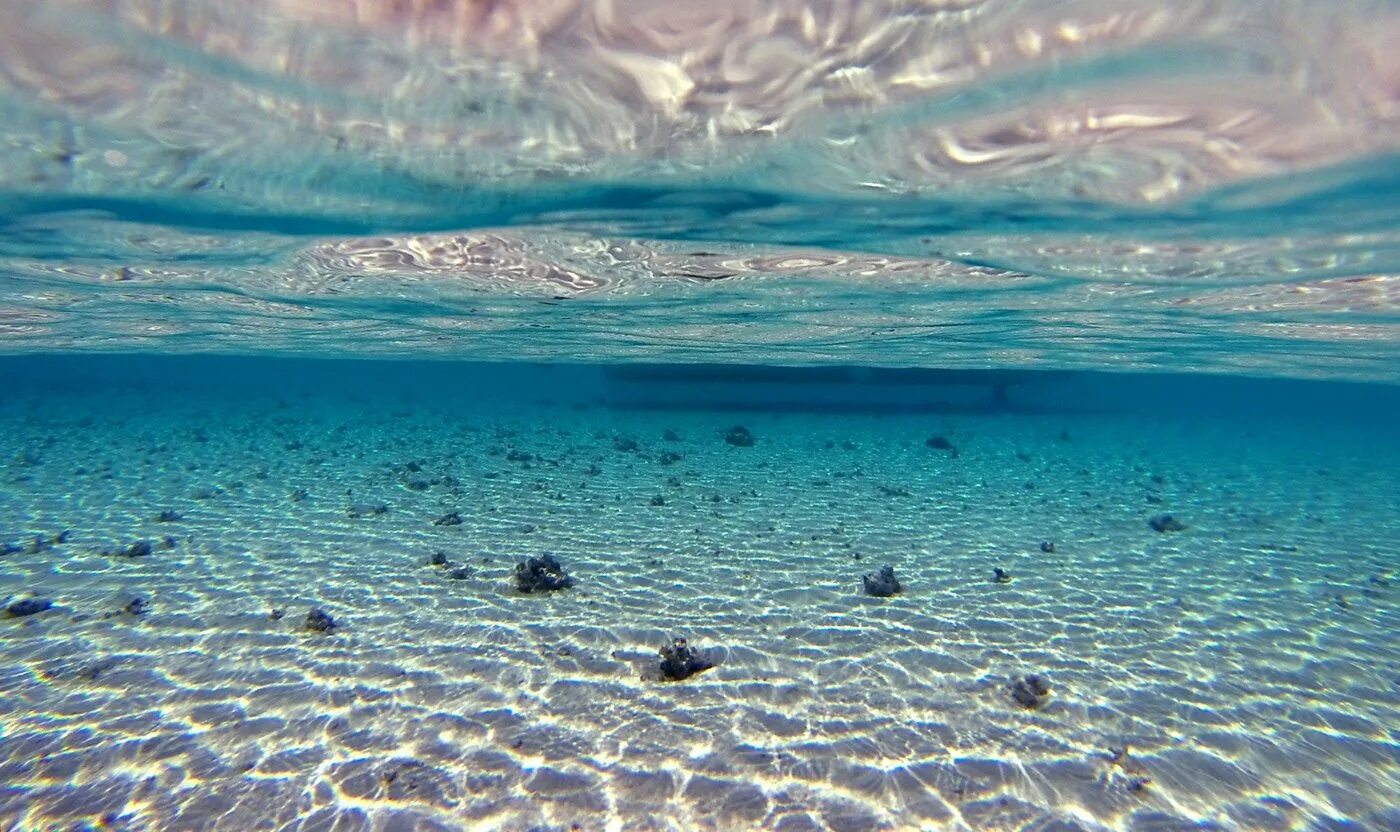 Почему вода прозрачная а море синее. Океан. море глубина. голубая прозрачная вода.