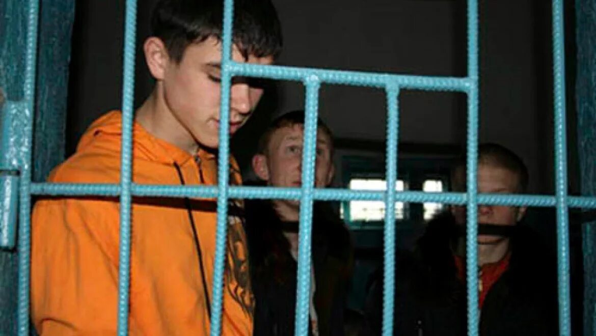 Несовершеннолетние в обязательном порядке