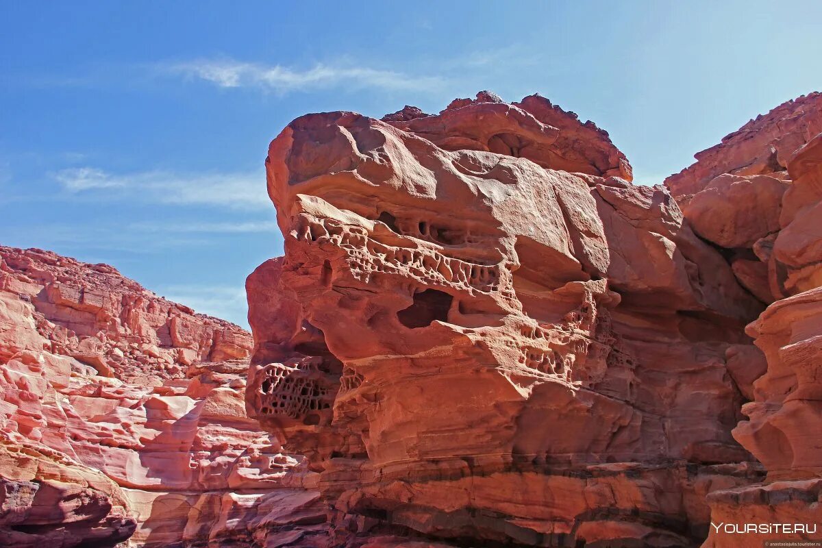 Каньон Салама Египет. Цветной каньон Нувейба. Шарм-Эль-Шейх каньон красный. Нувейба Египет каньон. Каньон шарм эль шейх