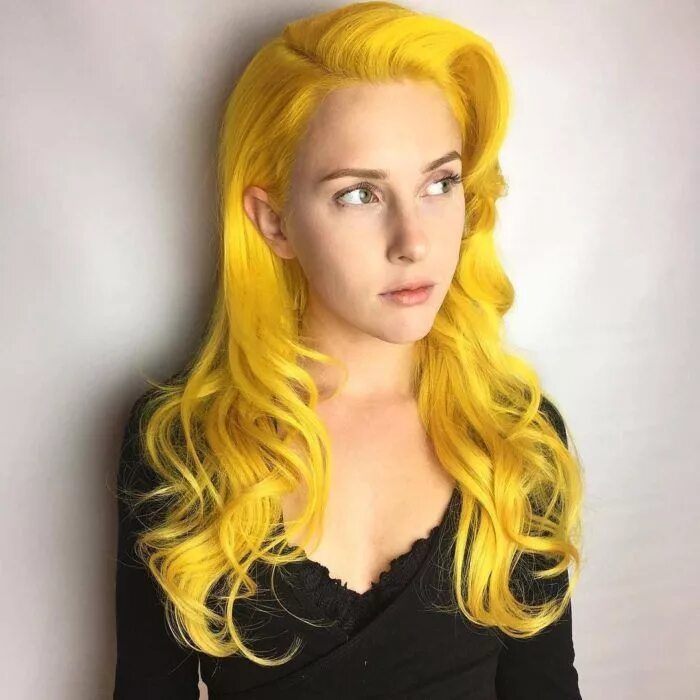 Девушка с желтыми волосами. Длинные желтые волосы. Manic panic желтый. Девка с желтыми волосами. Ярко желтые волосы.