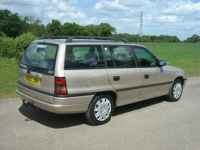 Универсал караван. Opel Astra f 1997 универсал. Opel Astra Caravan 1997. Opel Astra 1997 универсал.