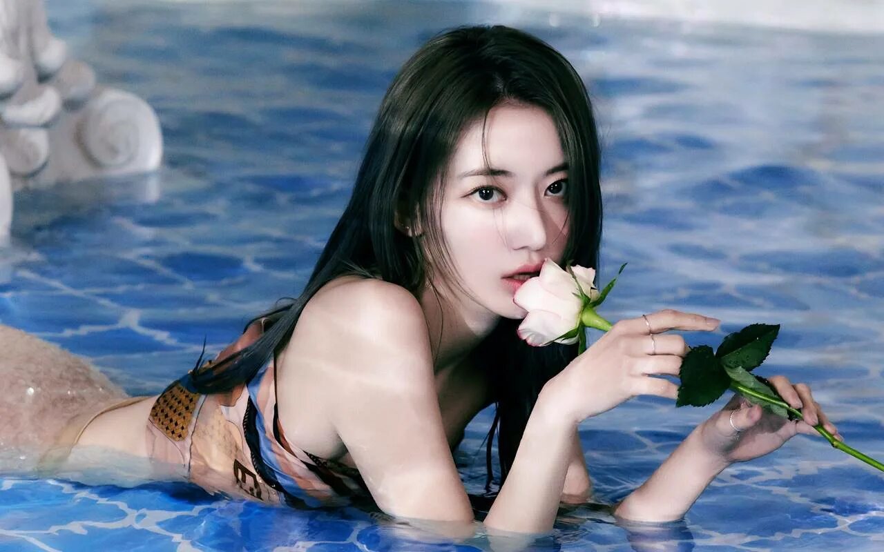 Lesserafim kpop. Easy le sserafim текст. Lesserafim знак. Le serafim логотип. Easy le sserafim текст.