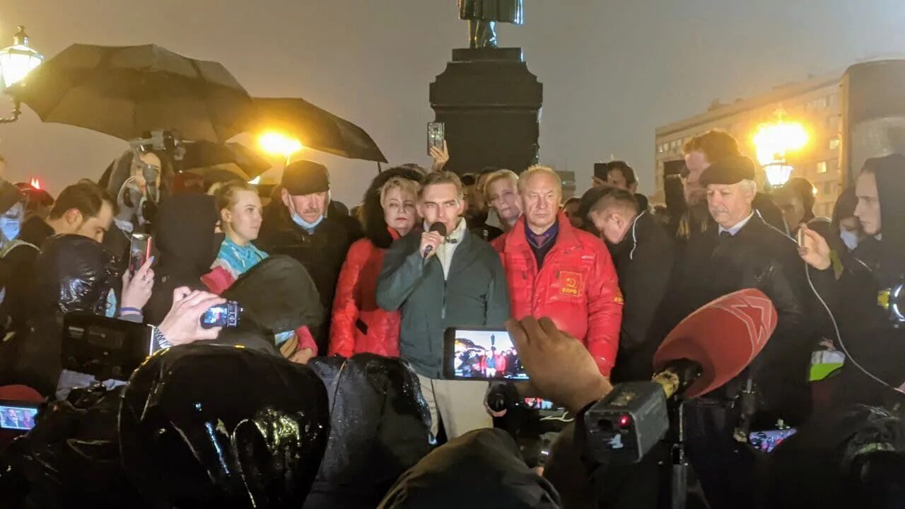 Москва протесты коммунисты. Рашкин митинг. Митинг на Пушкинской площади. Протесты КПРФ 2021. Митинги сентября