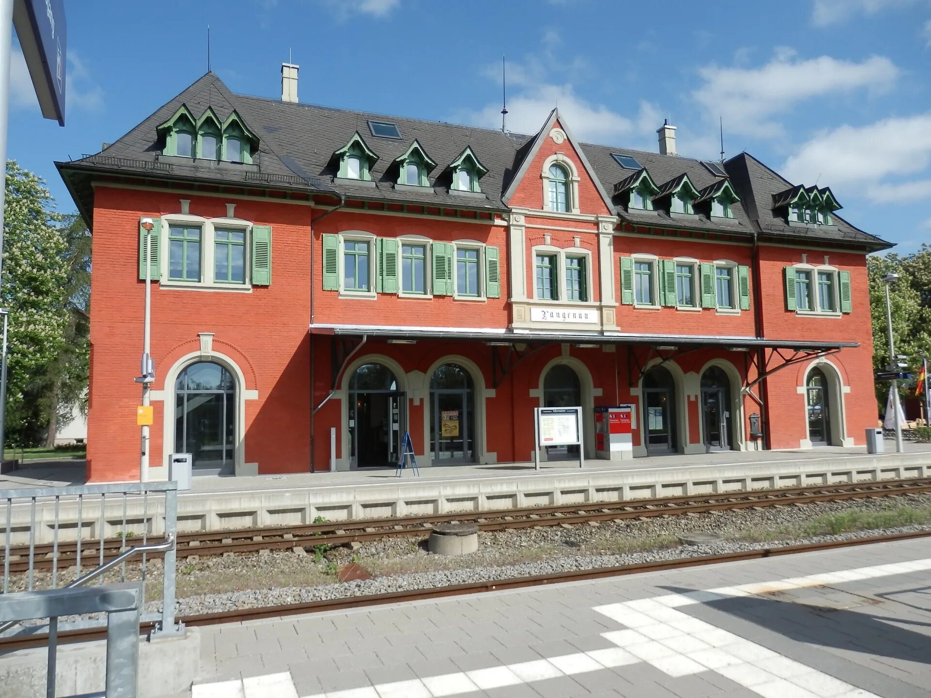 ЖД вокзал Баден Баден. Баден Швейцария вокзал. Лангенау (Вюртемберг). Здание вокзала.