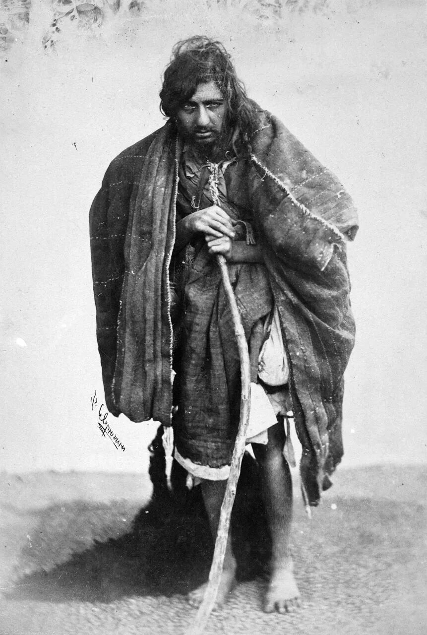 Одежда раннего средневековья в европе у крестьян. Нищий дедушка. Одеяние нищего. Нищие в средневековье. Одеяние нищего.