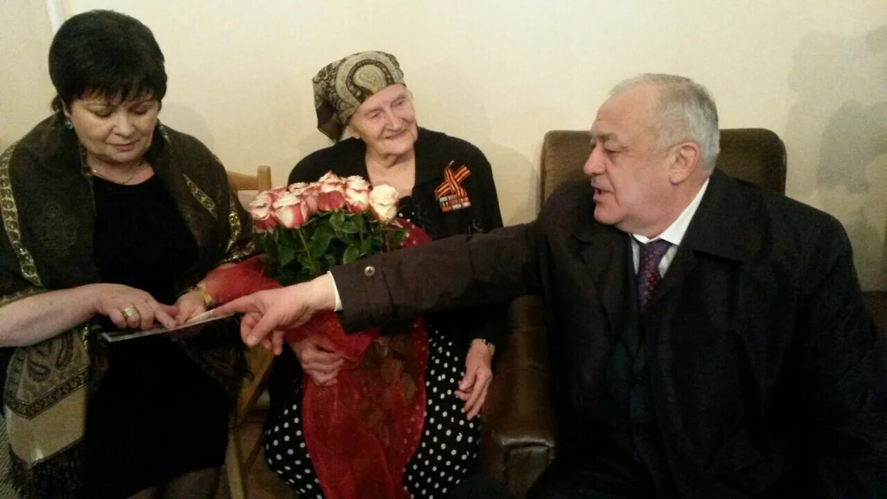 Хаджи мамсуров конная дивизия. Таймураз мамсуров дети. Дети мамсурова. Таймураз дзамбекович мамсуров. Таймураз мамсуров 2004.