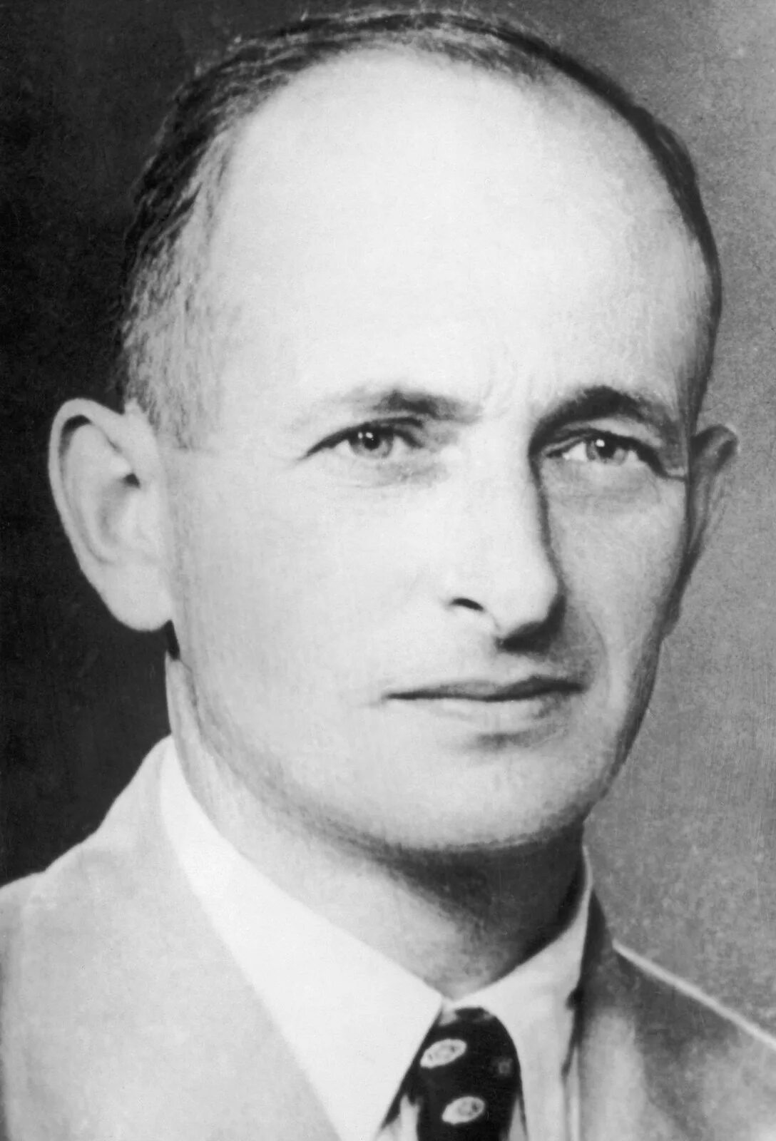 Архитектор холокоста. Архитектор холокоста. Ханна арендт эйхман в иерусалиме. Архитектор холокоста. Архитектор холокоста.